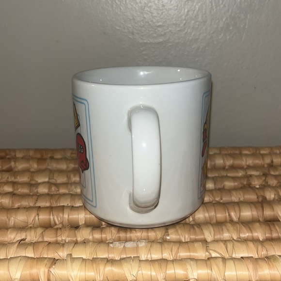 Vintage Pac Man Ceramic Mug - Picture 4 of 7
